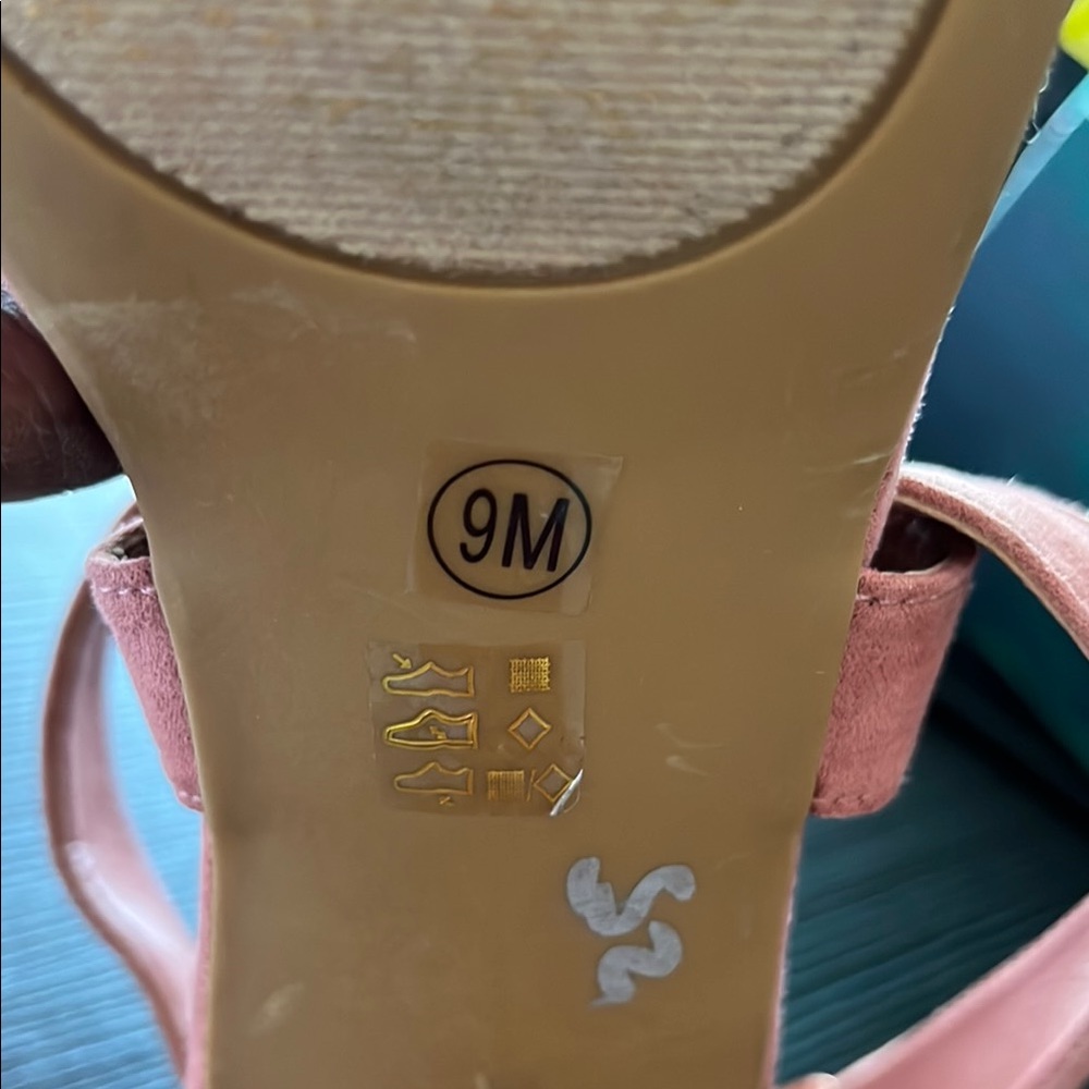 Chinese Laundry Pink Sandals for Effortless Elegance - Picture 5 of 5